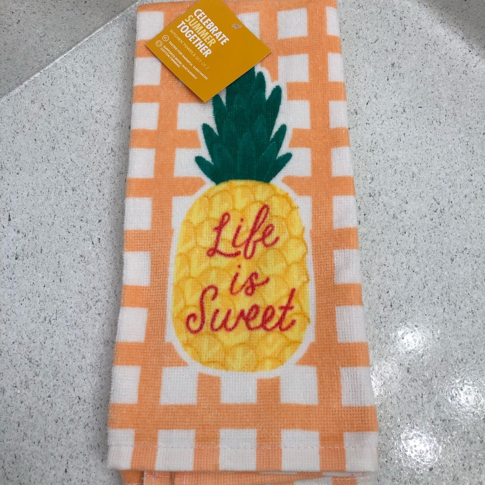 Set of 2 Kitchen towels. 100% cotton. New with tags.